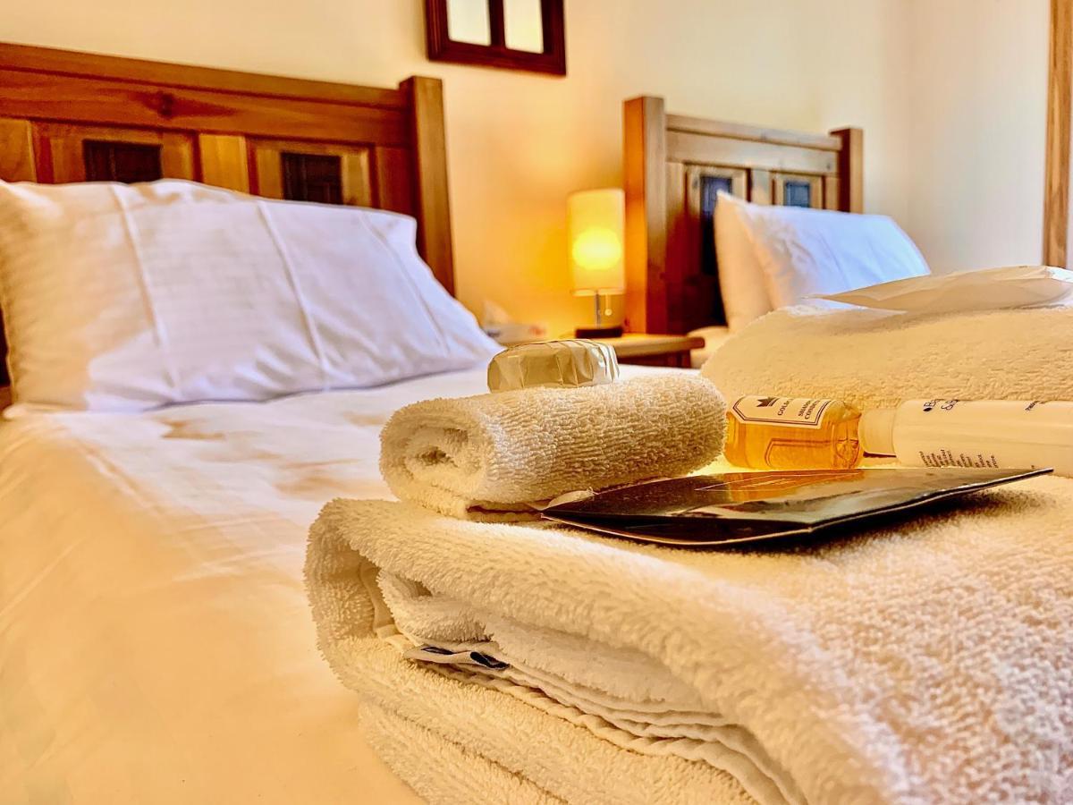 La Ville Hotel Braye Bagian luar foto